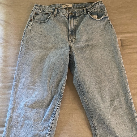 Abercrombie Jeans (Curve Love) - Picture 5 of 6
